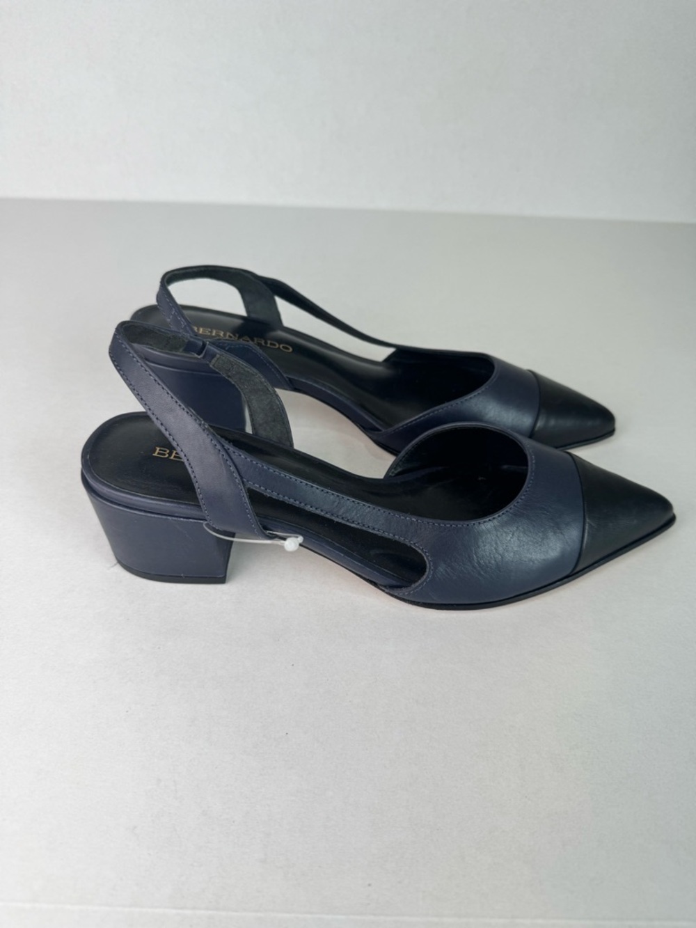 Bernardo 1946 Women’s Monroe Pump Dark Navy Antique Calf 6.5 - Picture 5 of 7